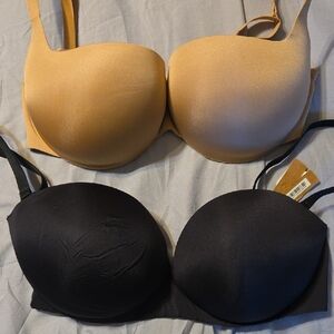 SKIMS Black and Tan Bras NEW!